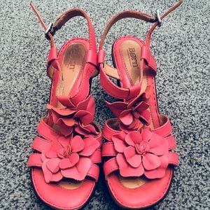 Pink flower shoes 😍